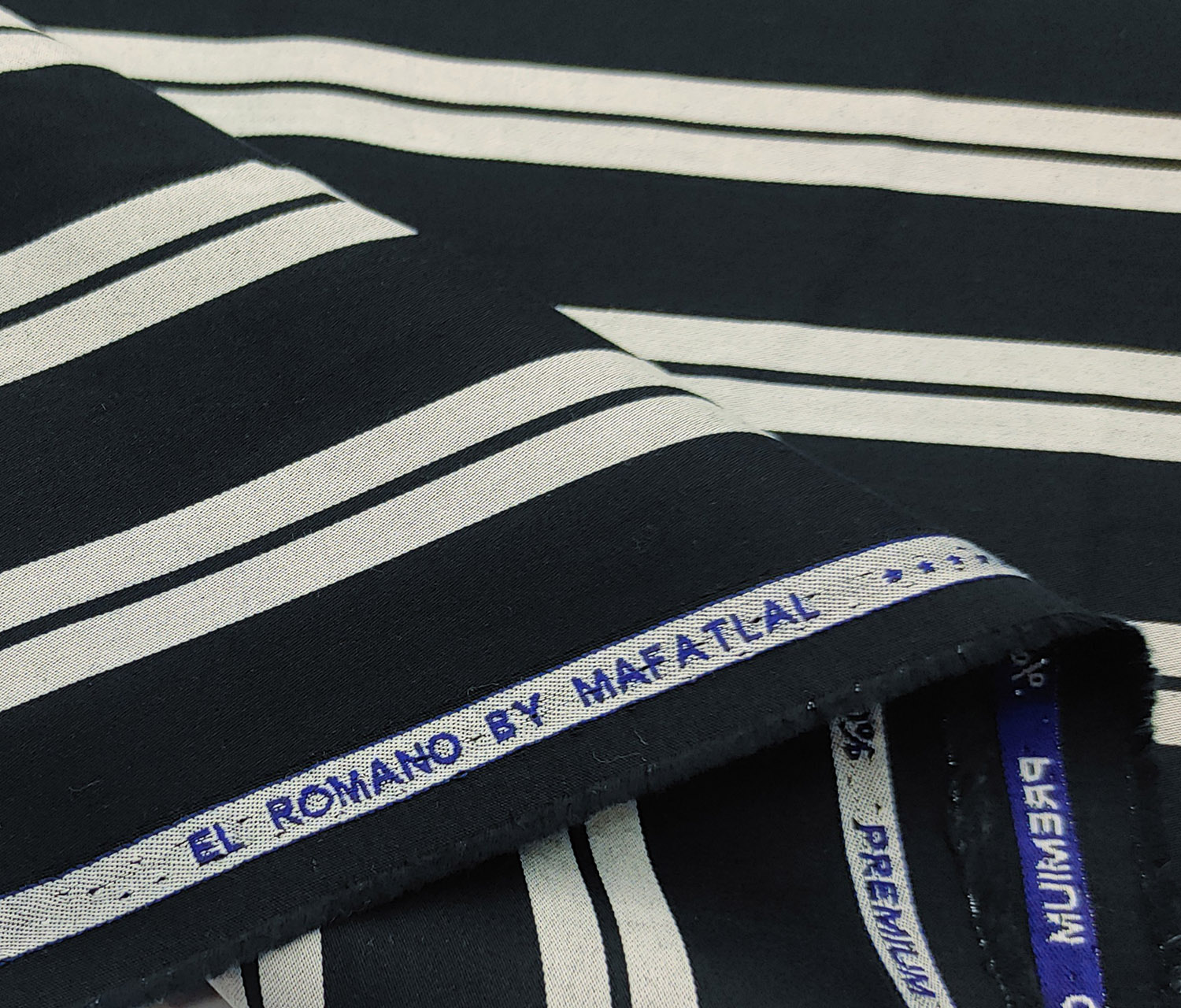 Mafatlal Men's Giza Cotton Striped Unstitched Shirting Fabric (Black ...