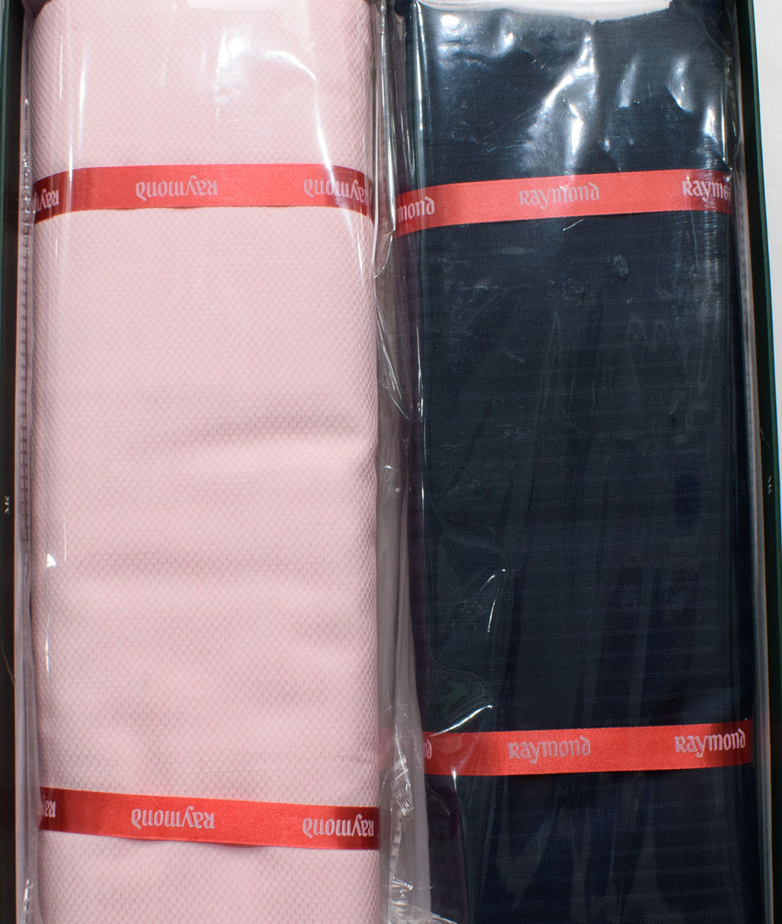 Cotton Raymond Suit And Shirting Gift Set at Rs 2700/set in Surat | ID:  20839568562