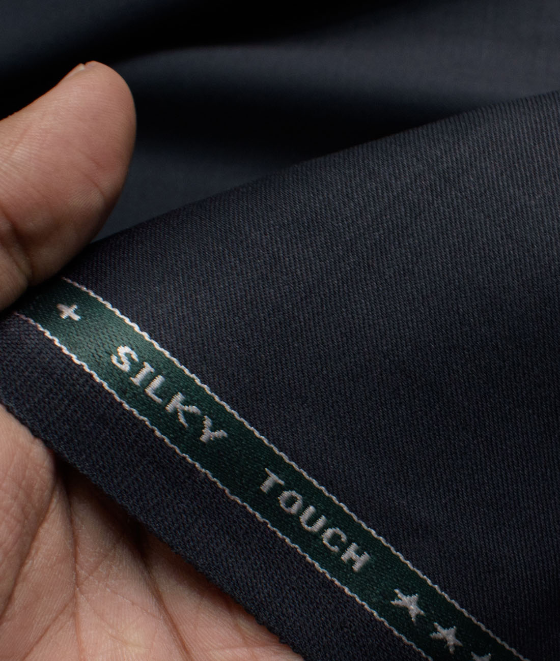 RAYMOND Celebraze Merino Wool Unstitched Suiting Fabric in Kolkata at best  price by The Raymond Shop - Justdial