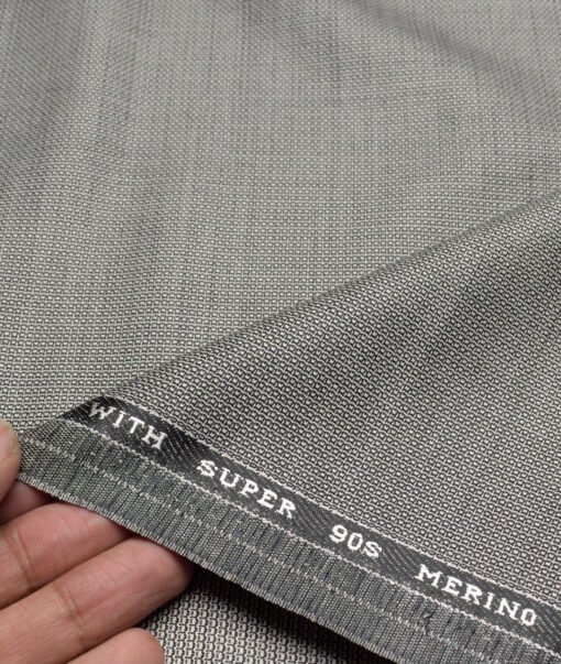 Panero Italy Super 90's Structured 20% Merino Wool Suiting Fabric (Light Grey)